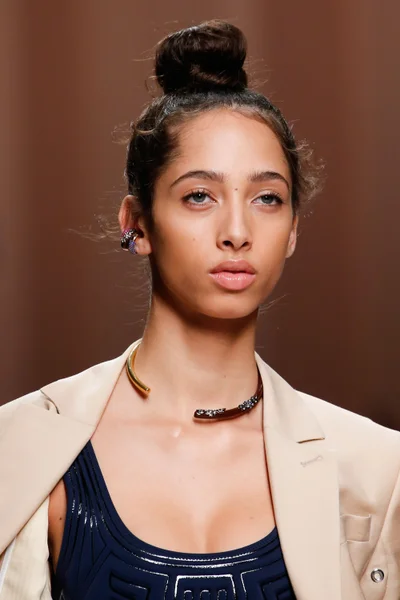 Look 69